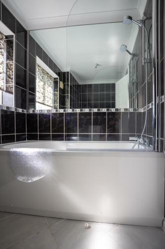 Finch House By Rentmyhouse