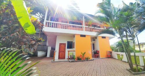 Hotel Papaya House