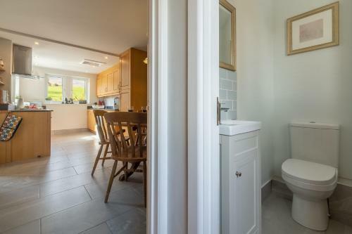1 Riverside Cottage