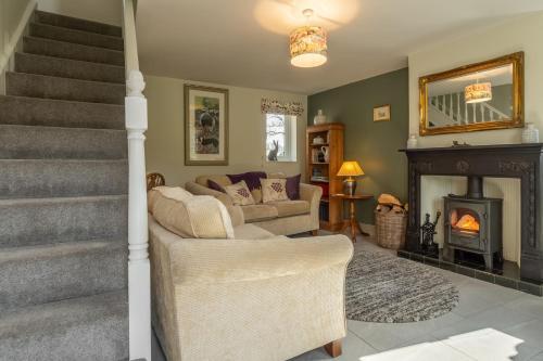 1 Riverside Cottage