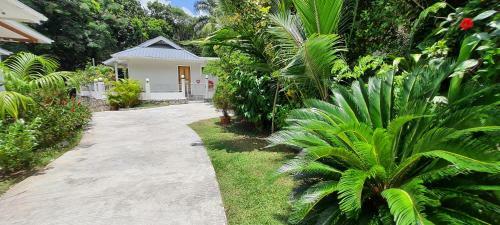 Le Chant De Merle Holiday Home