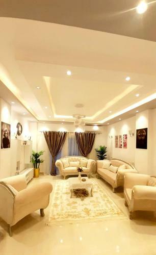 Private Apartment At Amwaj Hotel