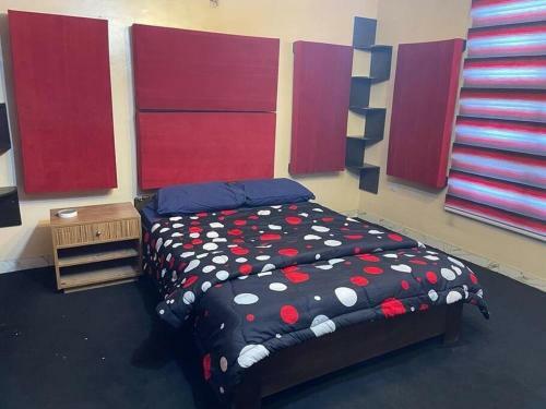 Apartamento 2 Bed Serviced Apt With 24hr Power & Free Wifi
