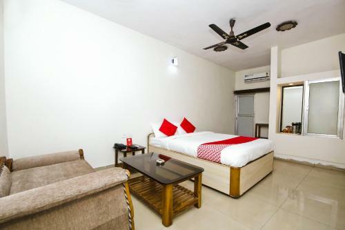 Hotel Oyo 25064 Chandrika