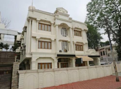 Oyo 88596 Hotel Vijay Palace