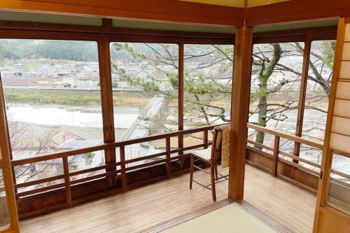 Nara Yoshino, A Hideaway With A Superb View