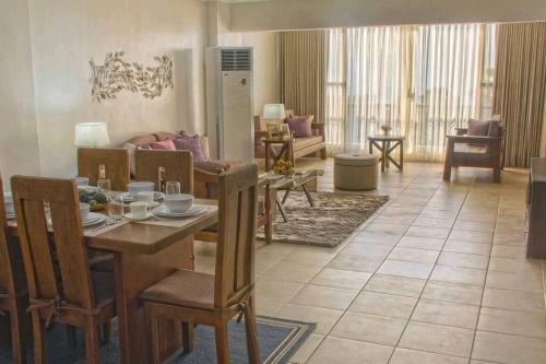Apartamento Anj Bay Villa. Condo Villa. Bay View! Balcony, Pool Access.