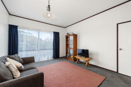 Courtside Quarters - Waihi Beach Holiday Home