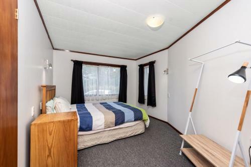 Courtside Quarters - Waihi Beach Holiday Home