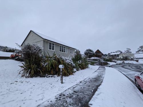 Drasko's Den - Ohakune Holiday Home