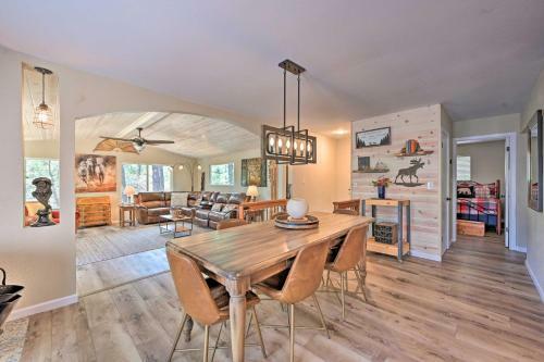 Welcoming Pine Retreat With Deck And Fire Pit!