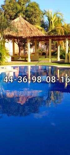 Se Rentan Casas En Ixtapa 44-36-98-08-16