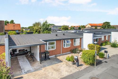 Fredelig Overnatning Ved Sundet Og N�rrestrand S�