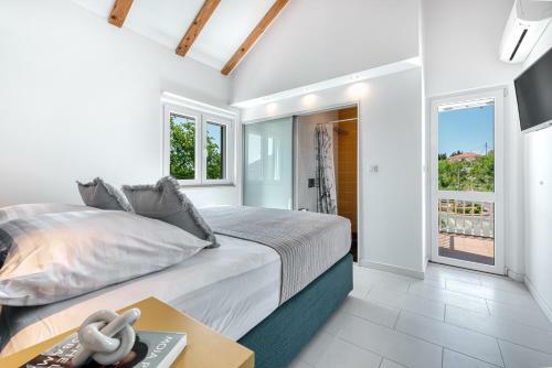 Villa Mavis