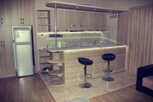 Apartment On Janashia 13