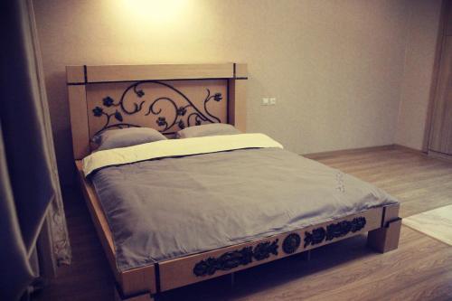 Apartment On Janashia 13