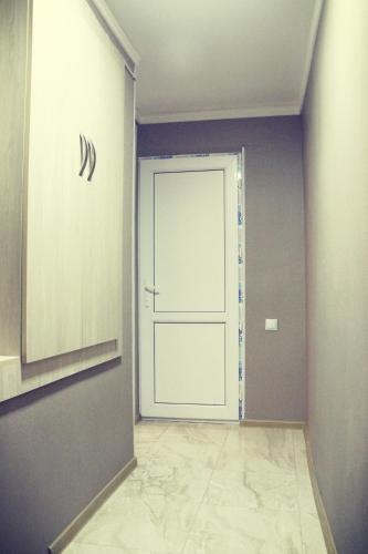 Apartment On Janashia 13