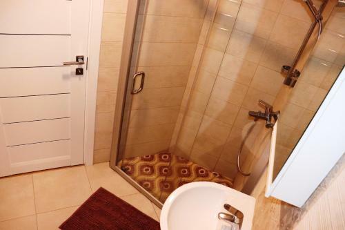 Kauko Apartamentai, Elija