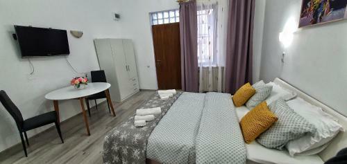 Hostal Citadel Rooms