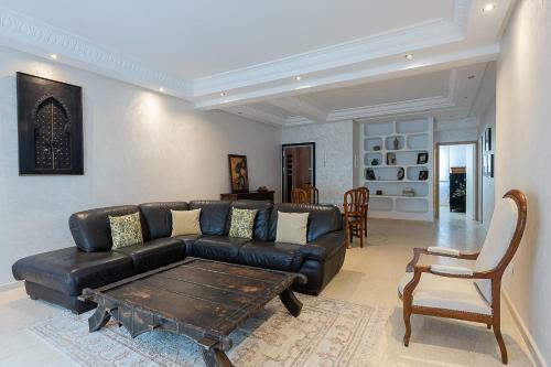 Luxury Two Bedrooms Apartment - Best Location