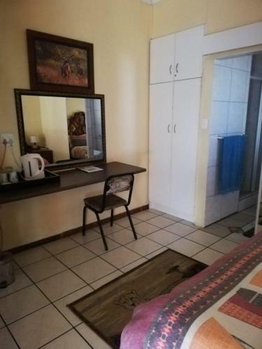 Hostal African Elephant Guesthouse