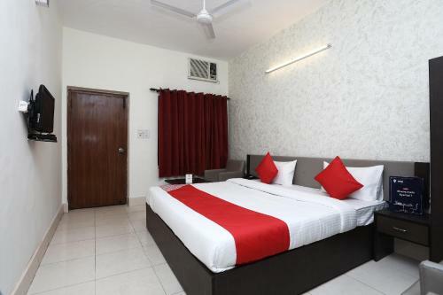 Oyo 11937 Hotel Meedo