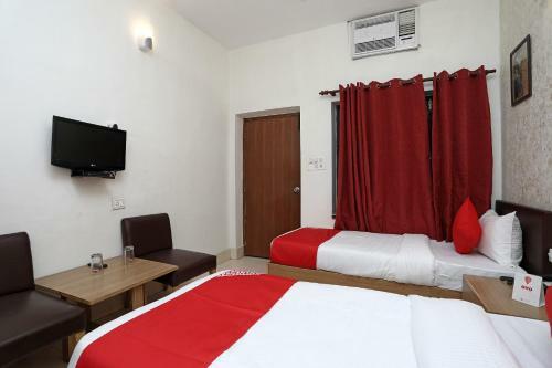 Oyo 11937 Hotel Meedo