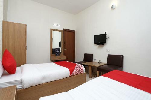 Oyo 11937 Hotel Meedo