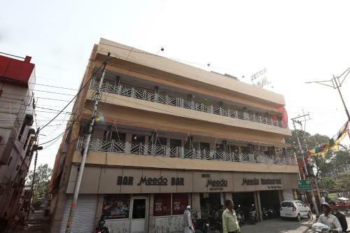 Oyo 11937 Hotel Meedo