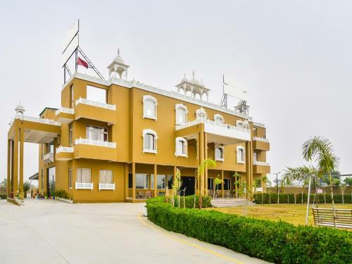 Oyo 28737 Hotel Mayur