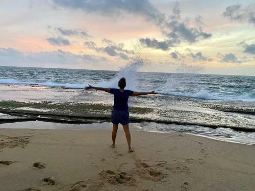 Beachfront Apartment With Pool Near Colombo