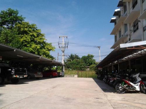 Apartamento Sathorn Waterside Chaiyaphum Residence (at Home)