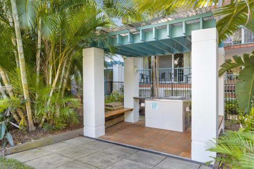 Apartamento Madecomfy Beachside Getaway With Lush Balcony