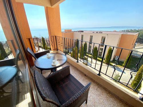 Bratanov Sea Fort Club Apartment