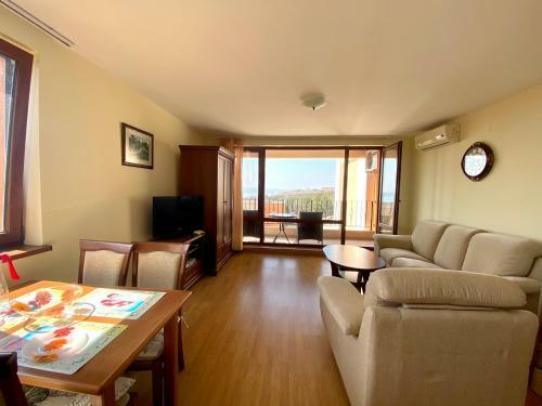 Bratanov Sea Fort Club Apartment