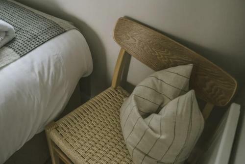 Water Cabin - 10 Mins From Bath (new Listing)