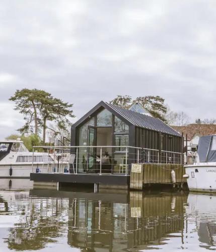 Water Cabin - 10 Mins From Bath (new Listing)