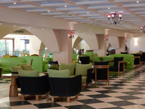 Hotel Roda Beach Resort & Spa