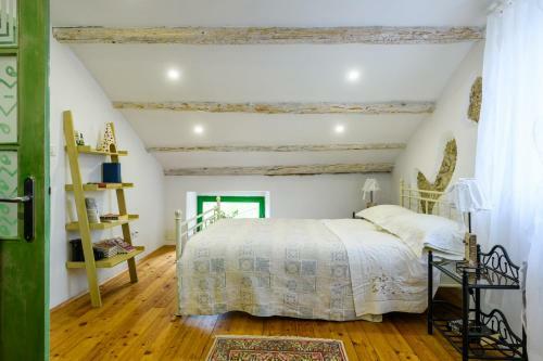 Rural Home Oriana