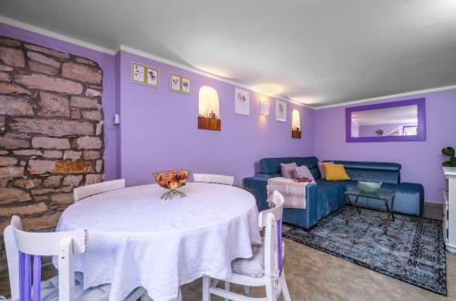 Rural Home Oriana