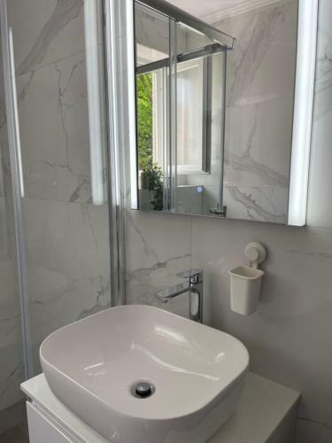 *new* One Bedroom Apartment Salt