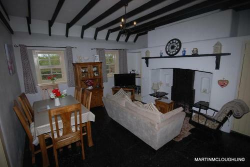Puckaun Cottages
