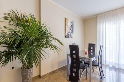 Apartments Lav & Lavica