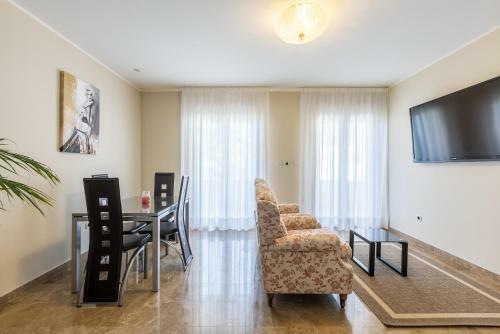 Apartments Lav & Lavica