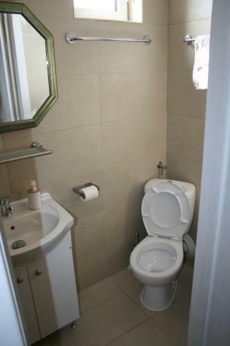 Hostal Colev Rooms