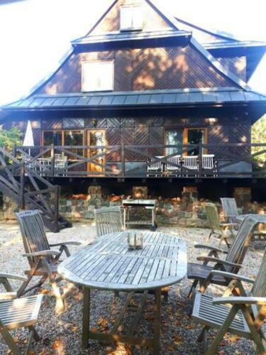Chata W Lesie - Wooden House In The Forest