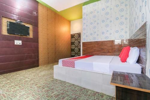 Oyo 64820 Hotel Nbr
