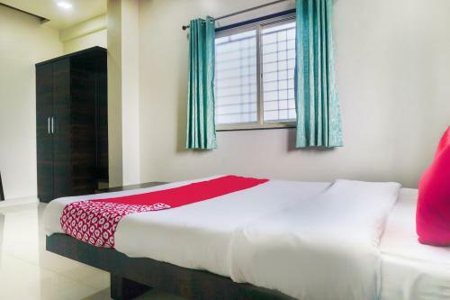Oyo 65175 Hotel Anand