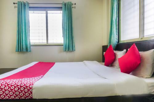 Oyo 65175 Hotel Anand