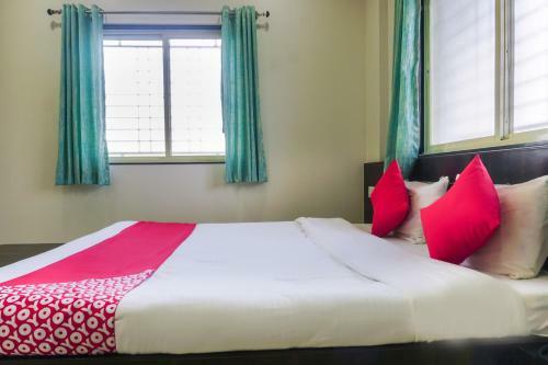 Oyo 65175 Hotel Anand
